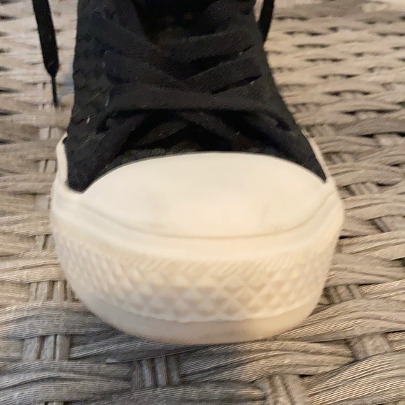 Sneakers - Picture 9 of 11